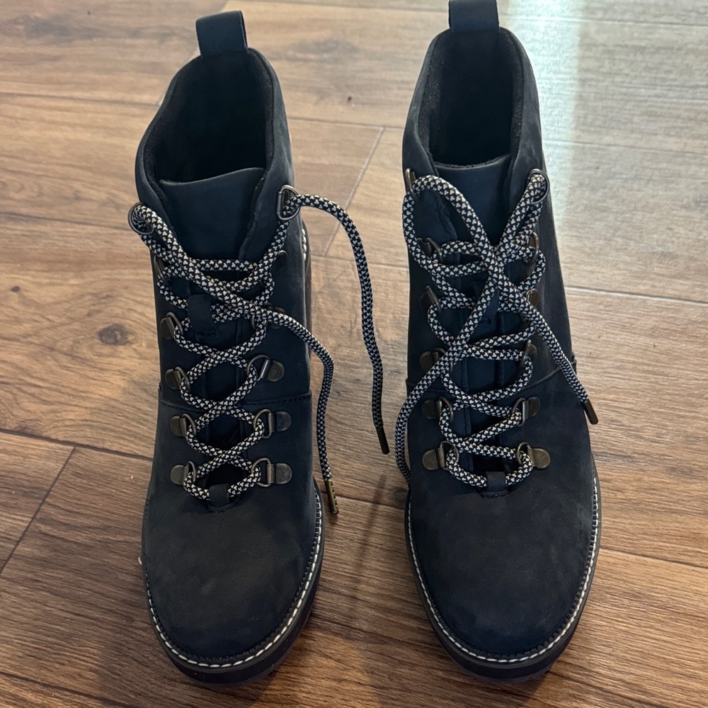 Toms Charcoal Lace-Up Boots